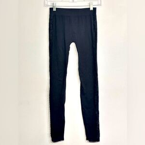 Say what? | Women’s Lace Side Accents Black Stretch Leggings Size Small